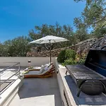Stunning In With House Sea View *