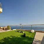 Holiday home Stunning In With House Sea View *