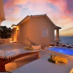 Stunning In With House Sea View *