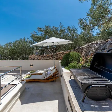 Stunning In With House Sea View *