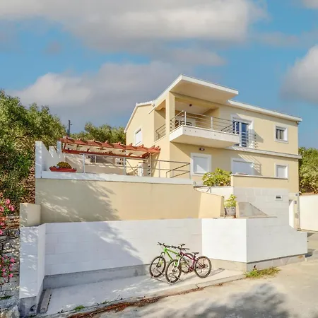 Prázdninový dům Beautiful In With Wifi